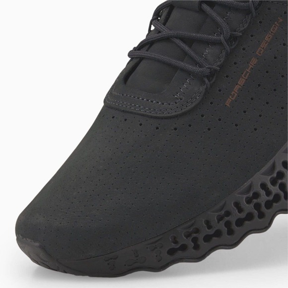 Athletic_Shoes